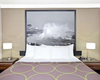 سوبر 8 باي ويندام لوس أنجيلوس - كولفر سيتي أريا - لوس أنجلوس - غرفة نوم