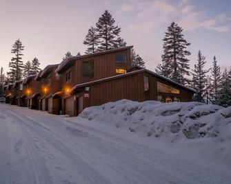 Real Ski in - Ski Out High on the Mountain Great Views - Mammoth Lakes - Building