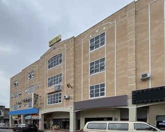Spot On 89907 Motel Impian - Lumut - Bygning