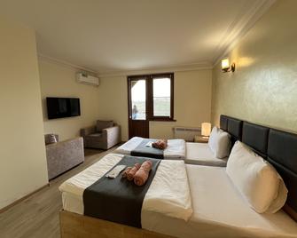 The Hill Guest House - Yerevan - Bedroom