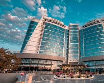 Holiday Inn Abu Dhabi By IHG - Abu Dhabi - Building
