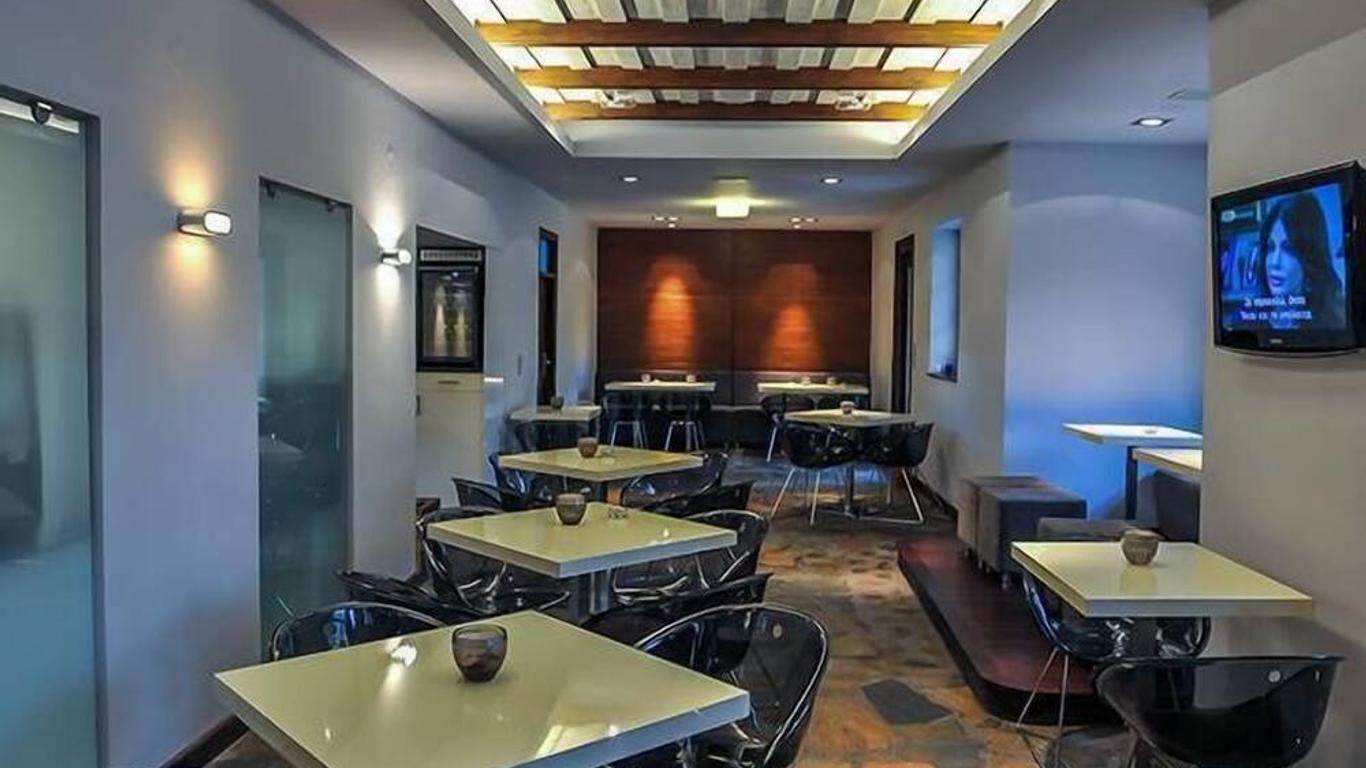 جيفيري هوتل