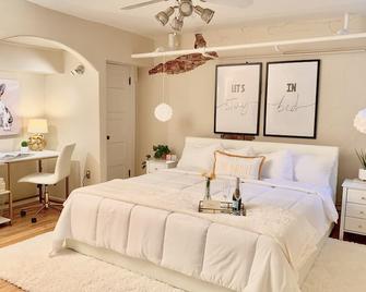 New 1br Luxury Condo Near Park & Downtown - דנבר - חדר שינה