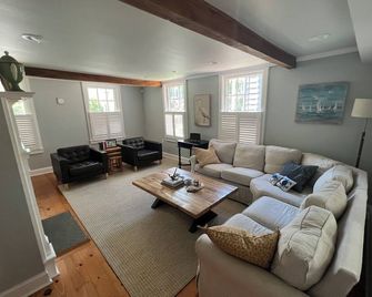 The Portside Manor - Queen Street Chestertown - Walking Distance to Downtown - Chestertown - Obývací pokoj