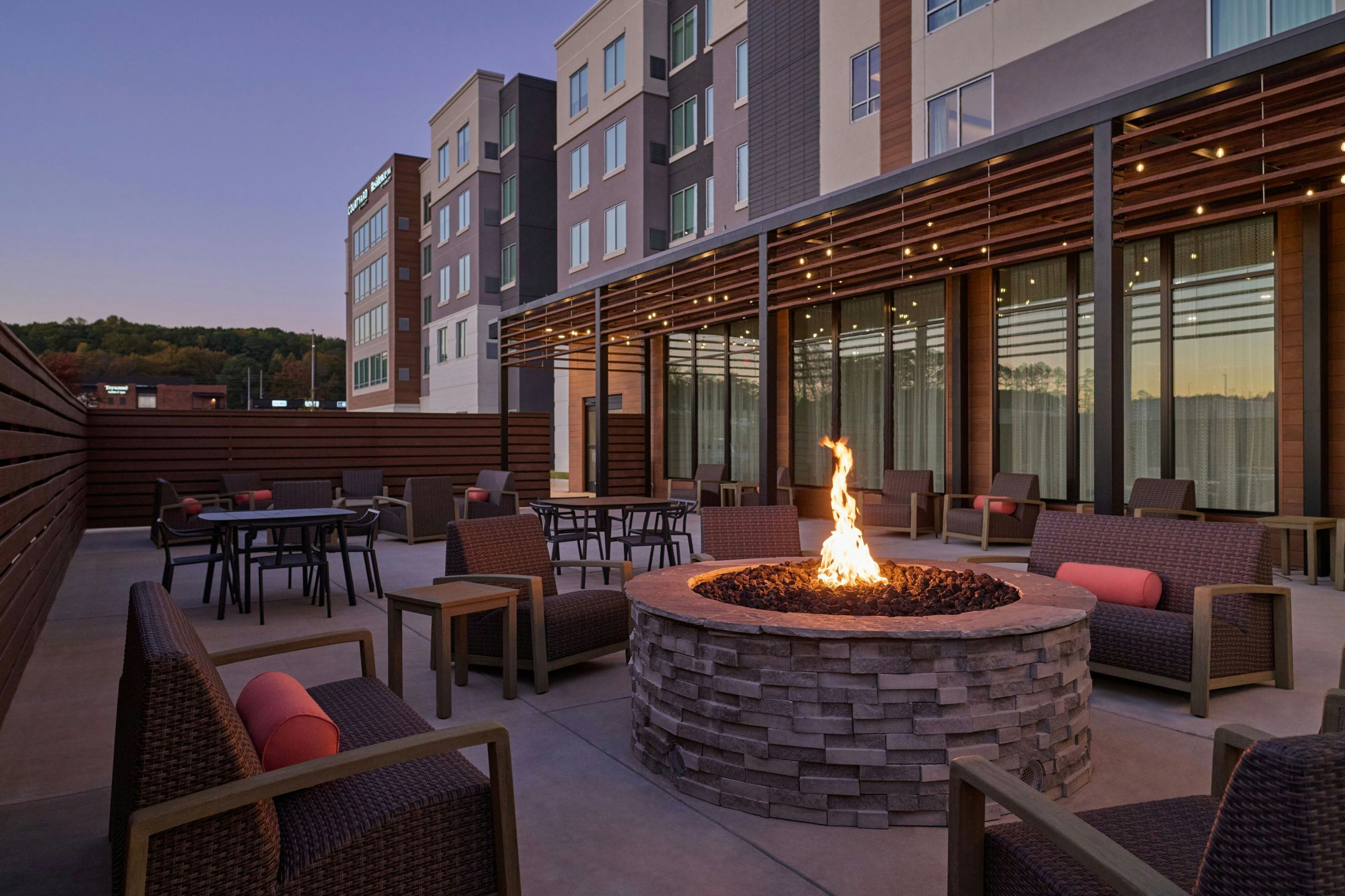 Courtyard by Marriott Madison - Madison