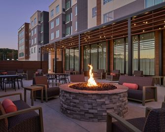 Courtyard by Marriott Madison - Madison