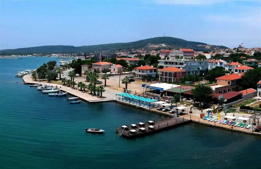 Cunda Deniz Hotel - אייבאליק