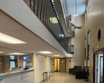 The White House Inn - Aberdeen - Lobby