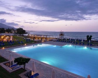 Kernos Beach Hotel & Bungalows - Mália - Pool