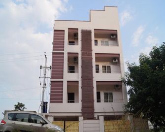Home Touch Service Apartments - Hyderabad - Building