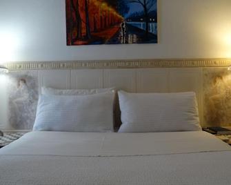 Sleepers Villa Guesthouse - Polokwane - Bedroom