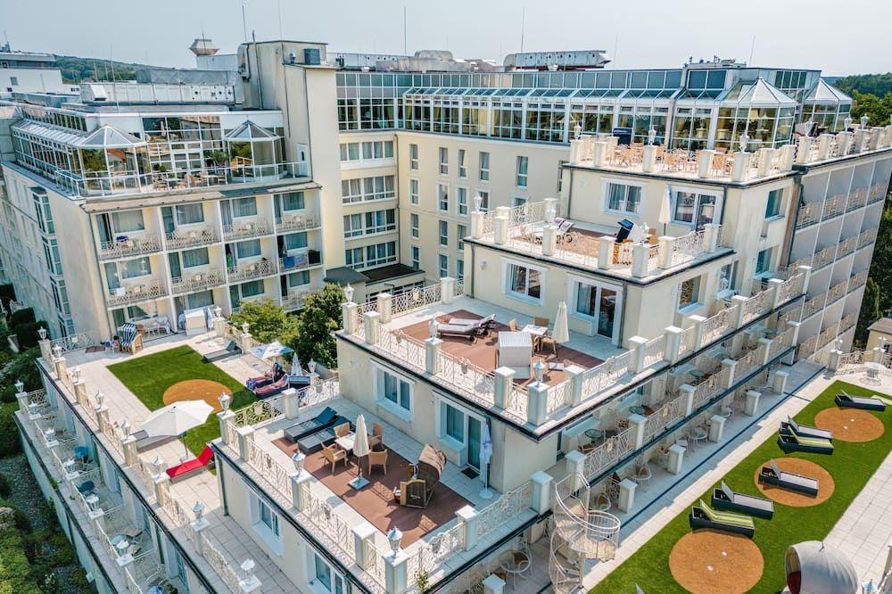 Rugard Thermal Strandhotel - בינץ - בניין