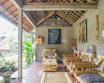 Padi-Padi Hostel & Bar - Ubud - Recepción