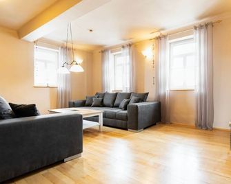 Ferienhaus Zur alten Linde - 비켄펠트 - 거실