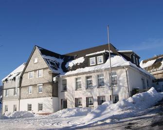 Bed and Breakfast Am Knittenberg - ווינטרברג - בניין