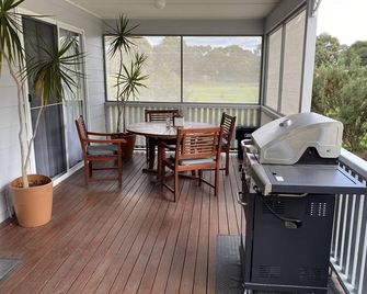 Lazy Days Cottage - Victor Harbor - Victor Harbor - Balcony