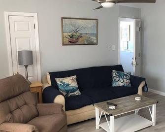 Brigantine Top Location & Near Beach, Eateries, Casinos! 12 Noon Chkout. Dogs Ok - Brigantine - Salon