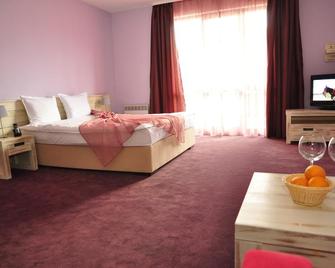 3 Mountains Hotel - Razlog - Bedroom