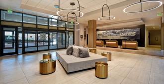 Embassy Suites by Hilton Raleigh-Durham-Research Triangle - Cary - Lobi