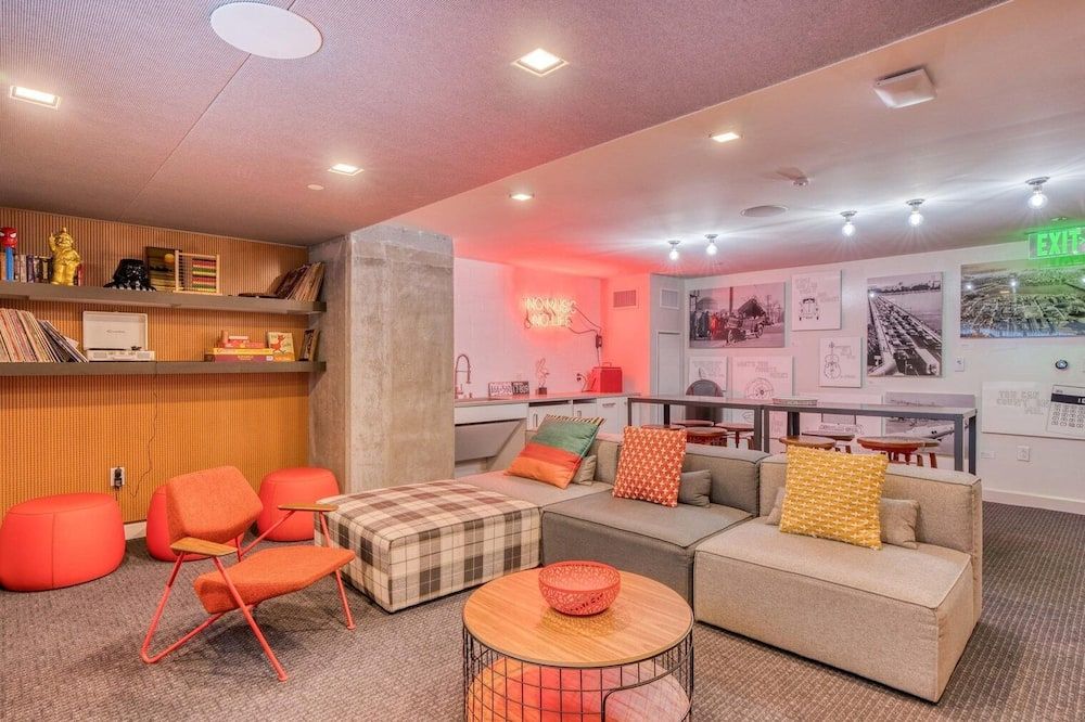 Gentle Kendall Sq Studio, Gym, Doorman, near MIT by Blueground - Cambridge - Oleskelutila
