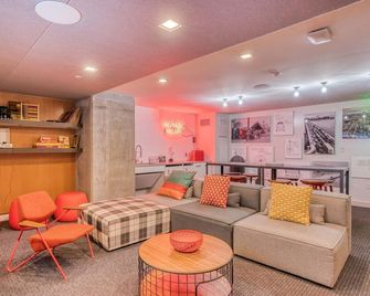 Gentle Kendall Sq Studio, Gym, Doorman, near MIT by Blueground - Cambridge - Oleskelutila