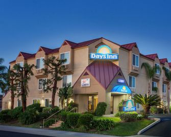 Days Inn Carlsbad - Carlsbad - Building