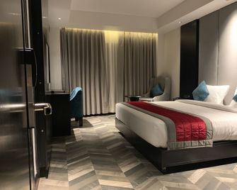 Lemarq - Dehradun - Bedroom