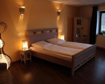 Hotel Rabenstein - Schwerin - חדר שינה