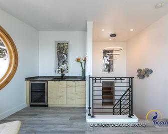 Welcome to the Wave House in Pleasure Point. Oceanview. Pets Considered. Hot Tub. - Santa Cruz - Habitación
