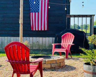 The Hudson Boathouse - Near Smith Lake Park - Cullman - Patio
