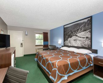 Super 8 by Wyndham Malvern - Malvern - Slaapkamer