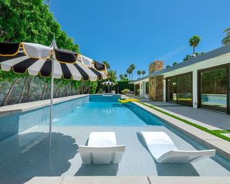 Granito Gables! Midcentury Alexander! Pool! Spa! Fire Pit! Outdr Shower! Cabana! - Palm Springs - Pool