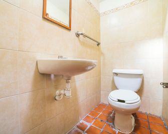 Capital O Hotel Casa Blanca - Celaya