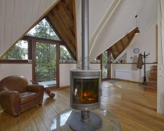 la maison dans les bois - Briollay - Sala de estar