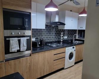Vaq Apartments - Accra - Keuken