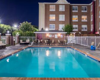 Holiday Inn & Suites Dallas-Addison - Addison - Piscina