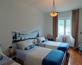 Tiranoexpress 2 floor - Tirano - Habitación