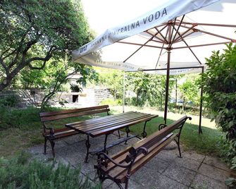 Apartma Jožefa 2BR with Garden View - Piran - Innenhof