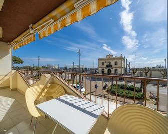 Homeholidaysrentals Destan - Costa Barcelona - Pineda de Mar - Balkón