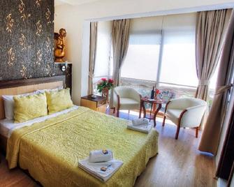 Villa Fokai Hotel - Yenifoça - Bedroom