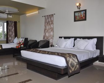 Clarks Inn, Bagalkot - Bagalkot - Bedroom