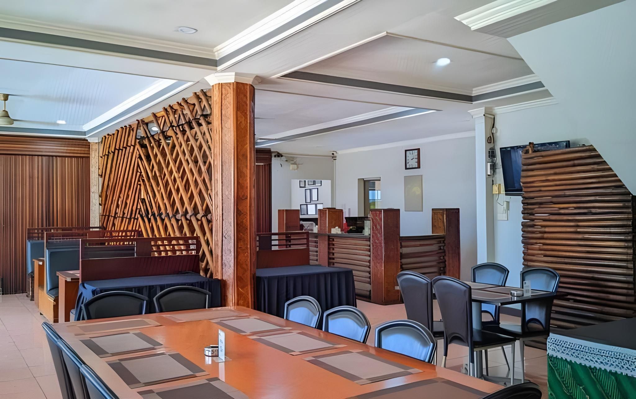 Hotel Grand Pangestu - Karawang - Restaurant