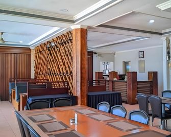 Hotel Grand Pangestu - Karawang - Restaurant
