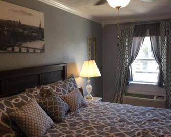 Gators Inn on the Bayou - Larose - Bedroom