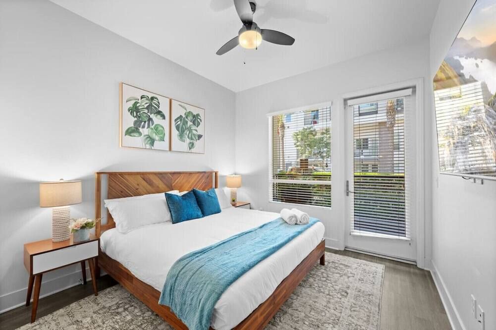 King Bed, Pool, Hot Tub, Arcade Room, Gym, Parking - סן דייגו - חדר שינה