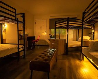 Bposhtels Anaheim - Anaheim - Bedroom