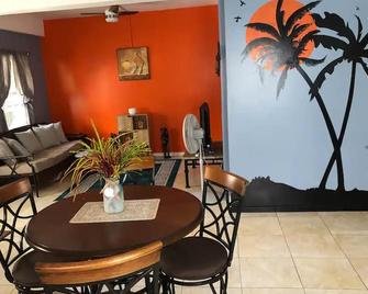 Family Friendly 2-bedroom Apartment in Vieux Fort - Vieux Fort - Dining room