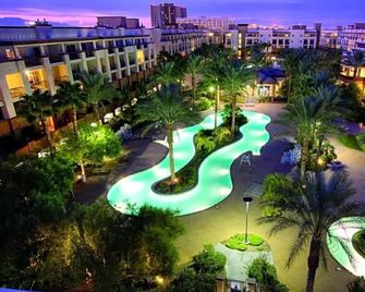 Elevate Your Getaway in this Exclusive Condo with a Lazy River ~ Special Offer! - Enterprise - Piscina