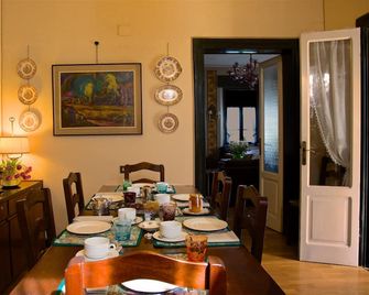 Villa Ucci - Onno - Comedor