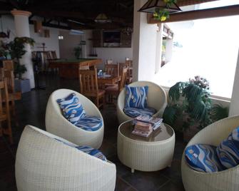 Ocean Bay Beach Resort - Dalaguete - Sala de estar